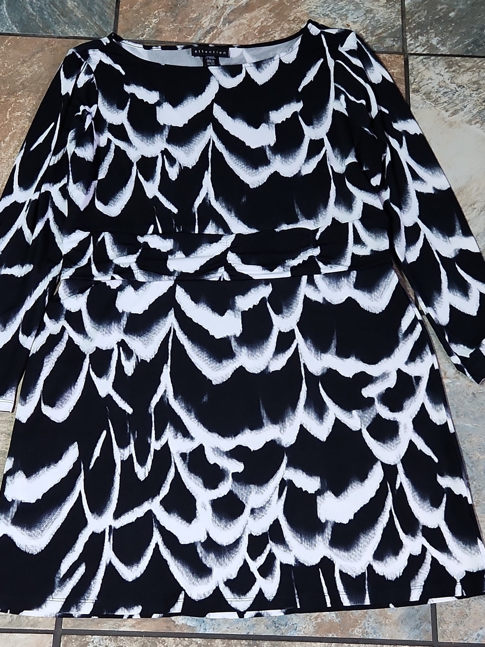 attention Black and White Abstract Pattern Long Sleeve Dress